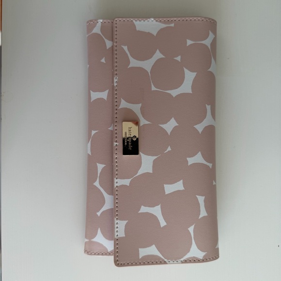 kate spade Handbags - Kate Spade Blush and White Patterned Wallet